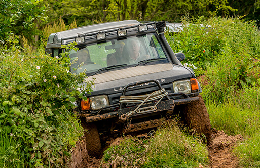 4x4 driving along course